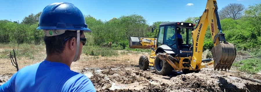 Imagem Águas do Sertão trabalha para reparar dano na rede produzido por empresa terceira em Delmiro Gouveia