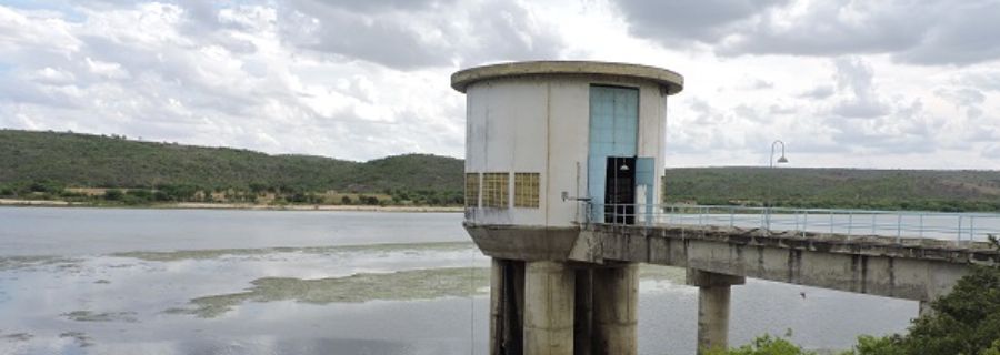 Imagem Manutenção da Casal no sistema da Bacia Leiteira paralisa abastecimento em 14 municípios