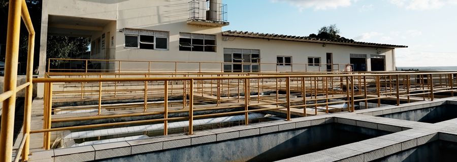 Imagem Técnicos da Águas do Sertão realizam manutenção emergencial em Estação de Tratamento de Água de Penedo nesta quarta-feira (20)